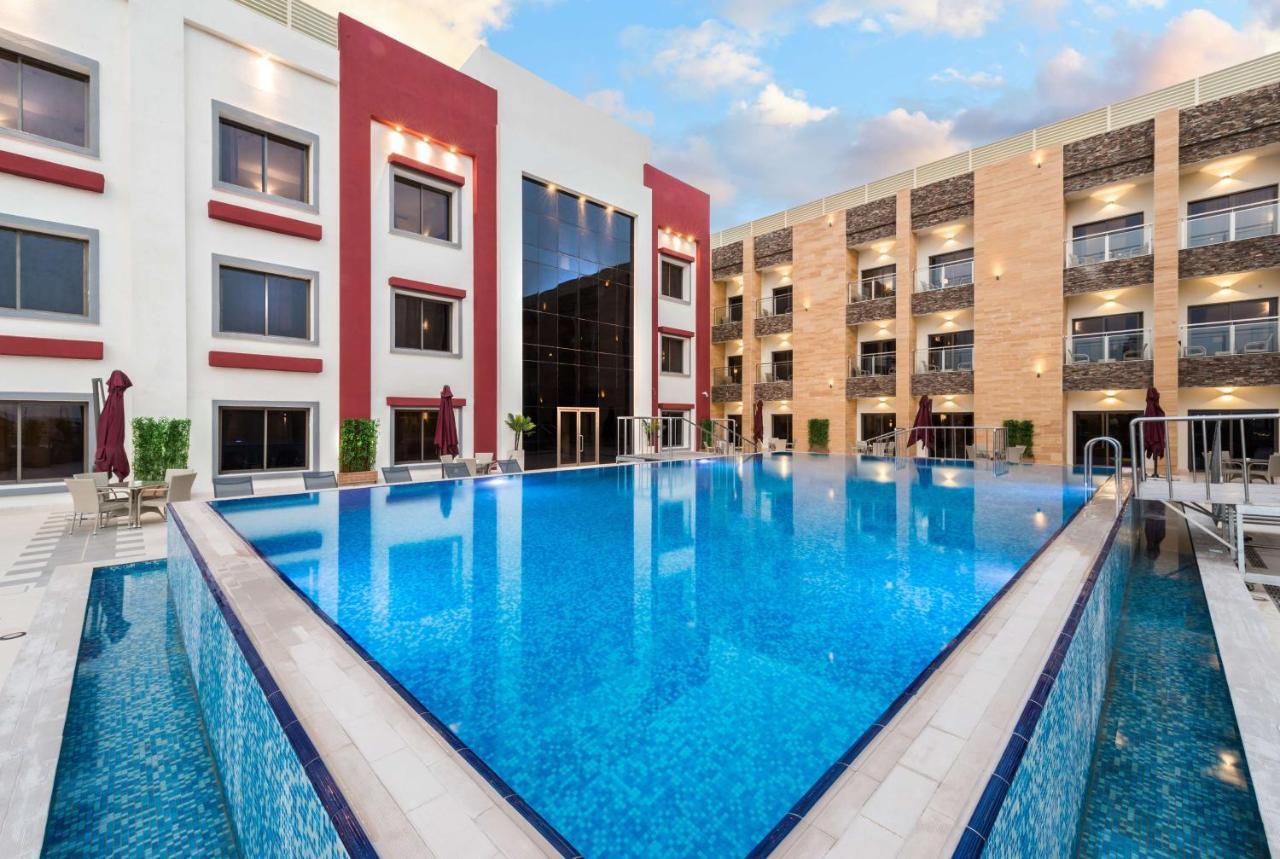 Best Western Plus Al Qurayyat City Center Exterior photo