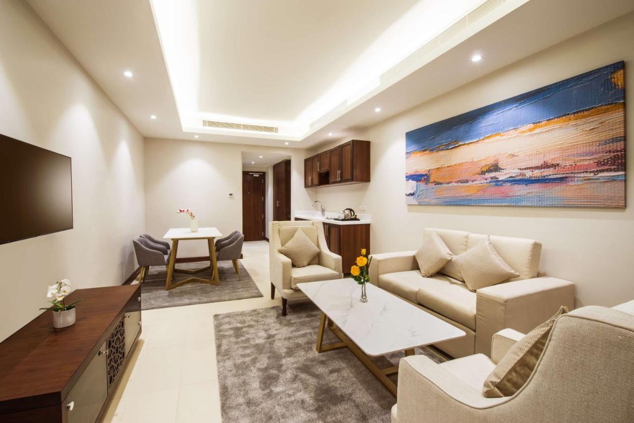 Best Western Plus Al Qurayyat City Center Exterior photo