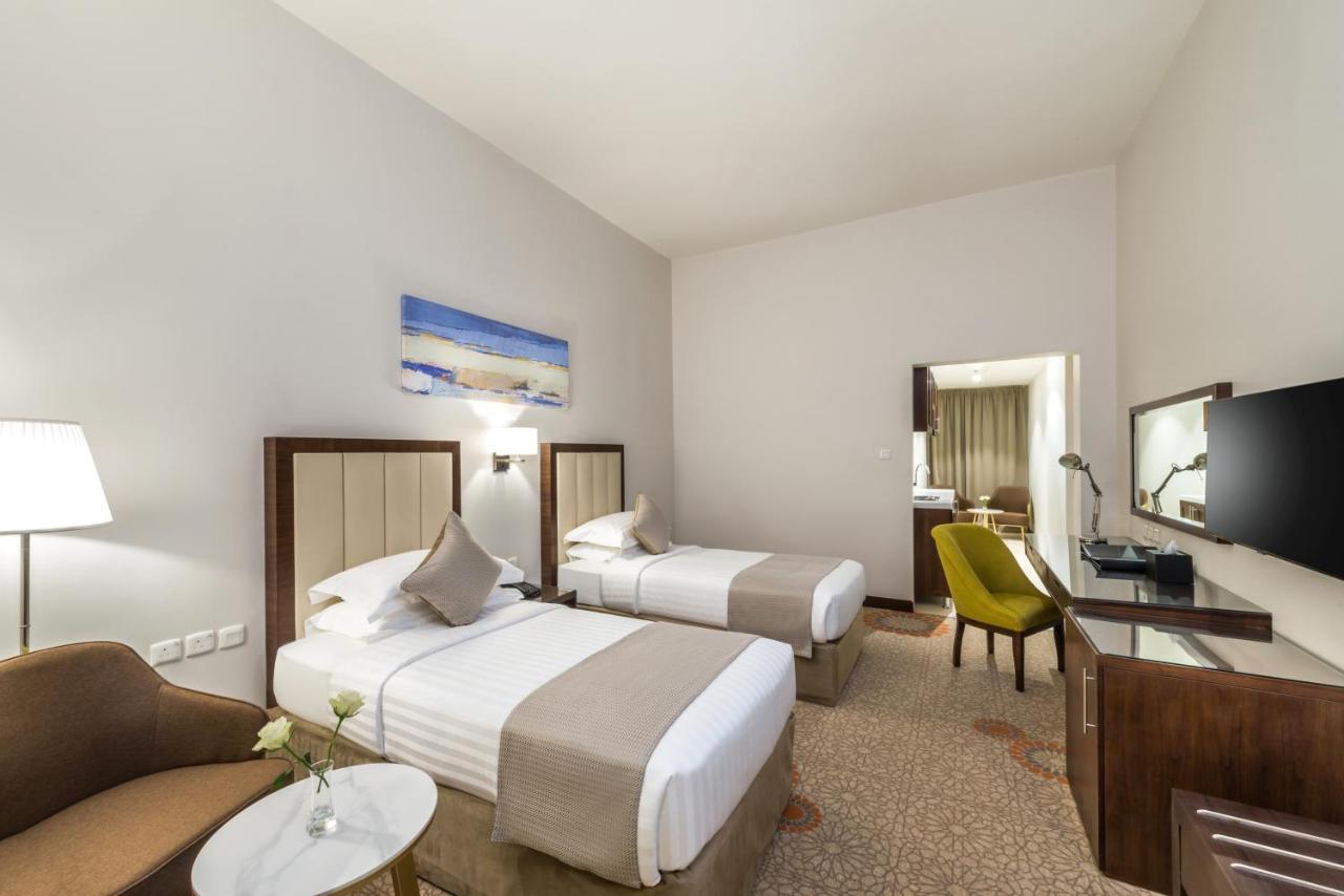 Best Western Plus Al Qurayyat City Center Exterior photo