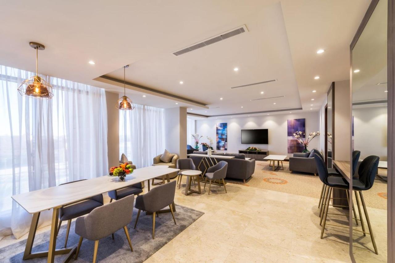 Best Western Plus Al Qurayyat City Center Exterior photo