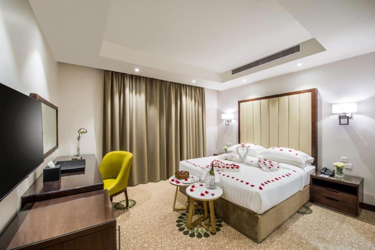 Best Western Plus Al Qurayyat City Center Exterior photo