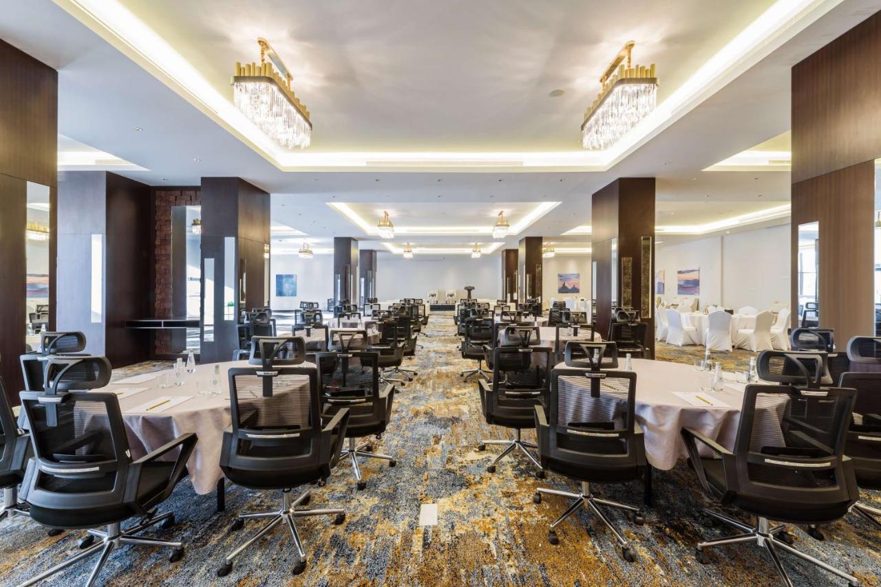 Best Western Plus Al Qurayyat City Center Exterior photo