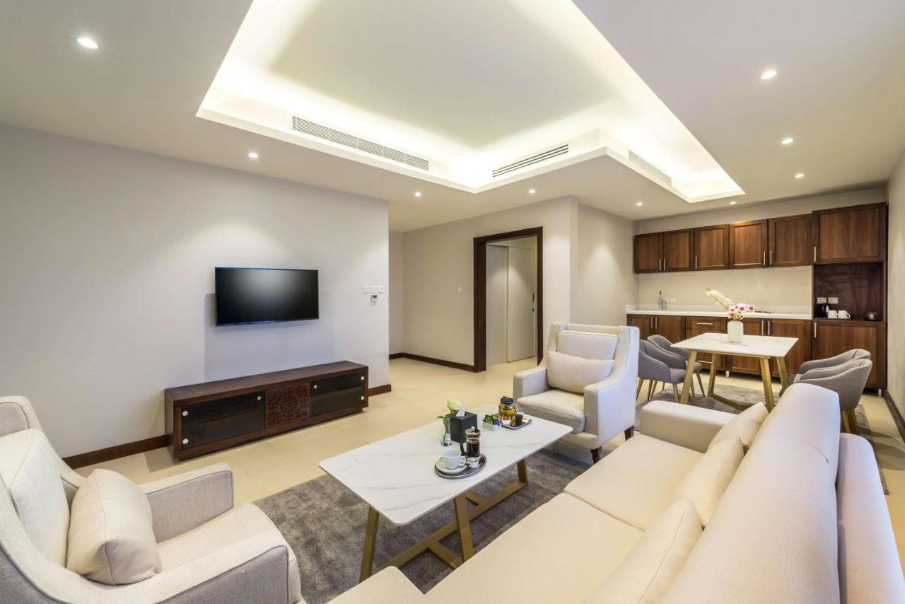 Best Western Plus Al Qurayyat City Center Exterior photo