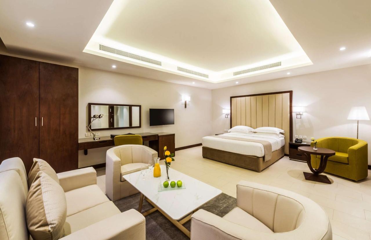 Best Western Plus Al Qurayyat City Center Exterior photo