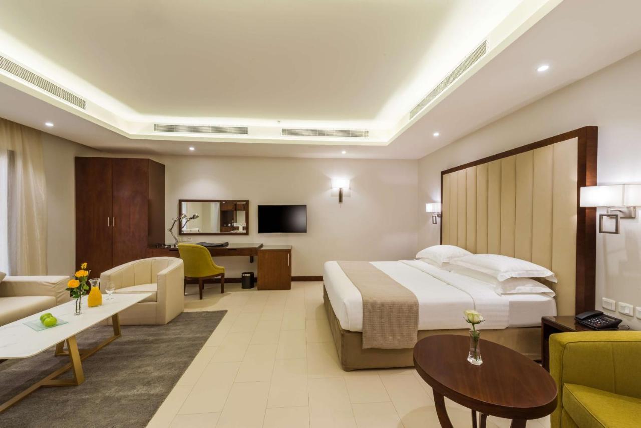 Best Western Plus Al Qurayyat City Center Exterior photo