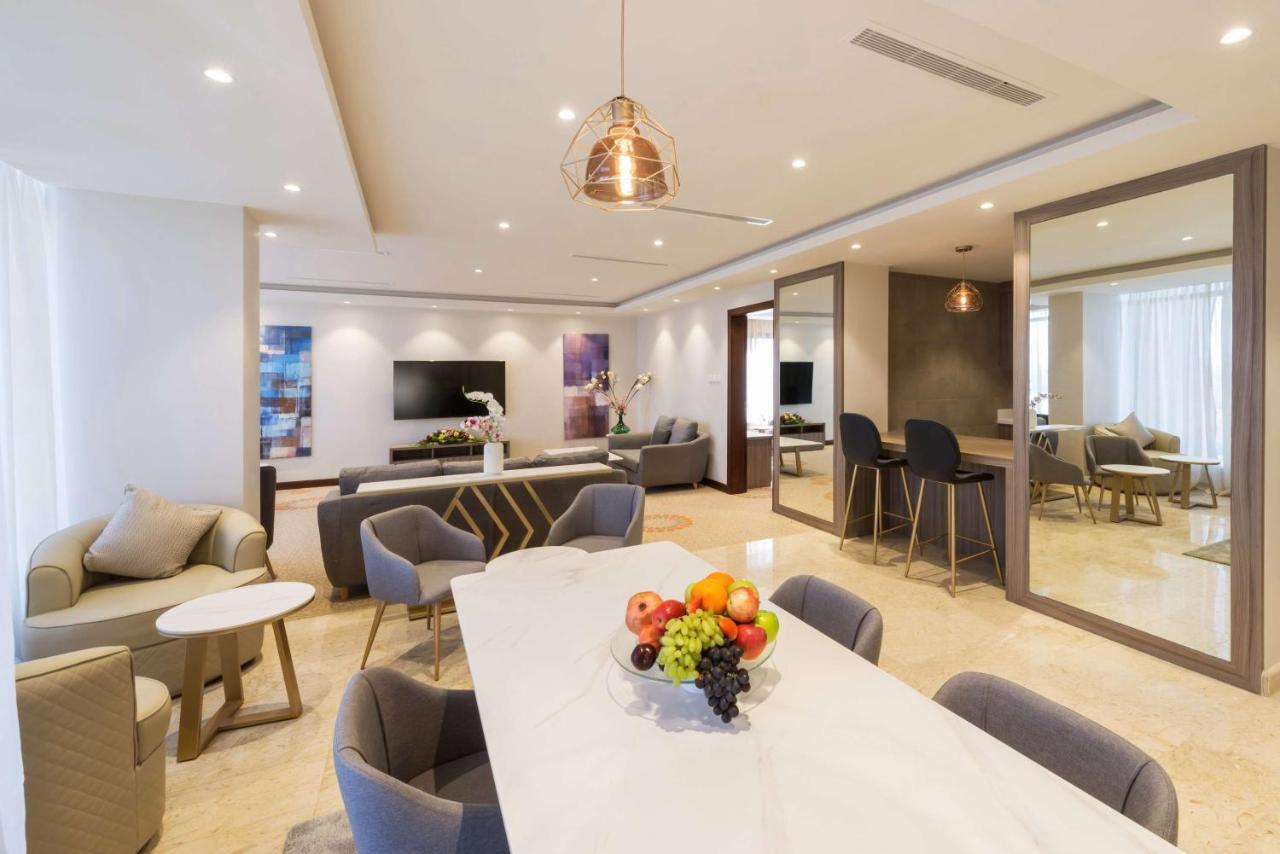 Best Western Plus Al Qurayyat City Center Exterior photo
